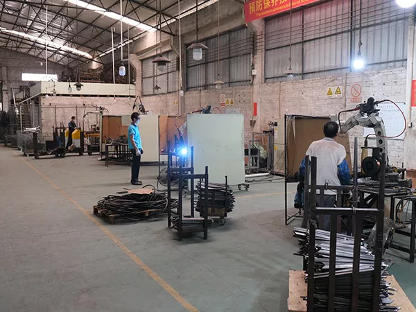 Robot hand welding area